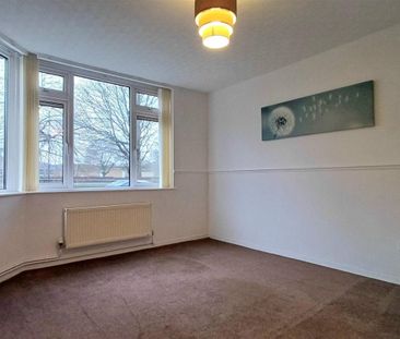 Lonsdale Avenue, Doncaster - Photo 2