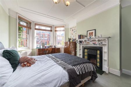 3 bedroom flat to rent - Photo 5