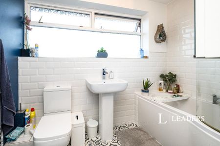 3 bedroom terraced house to rent - Photo 3