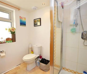 Studio to rent - Photo 6