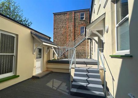 2 bedroom apartment to rent - Photo 3