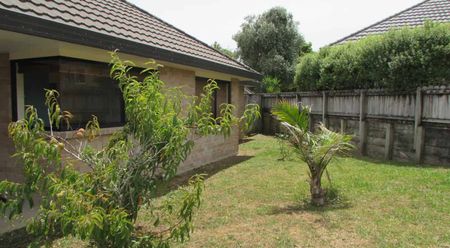 Family Brick and Tile Home in Central Albany - Photo 4