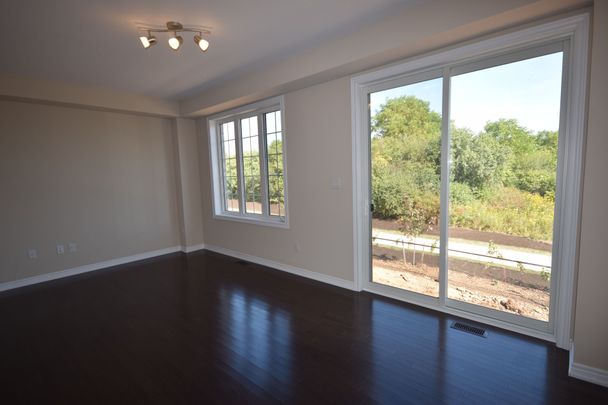 For Lease - 3273 Mockingbird Common Court, Oakville, Ontario - Photo 1