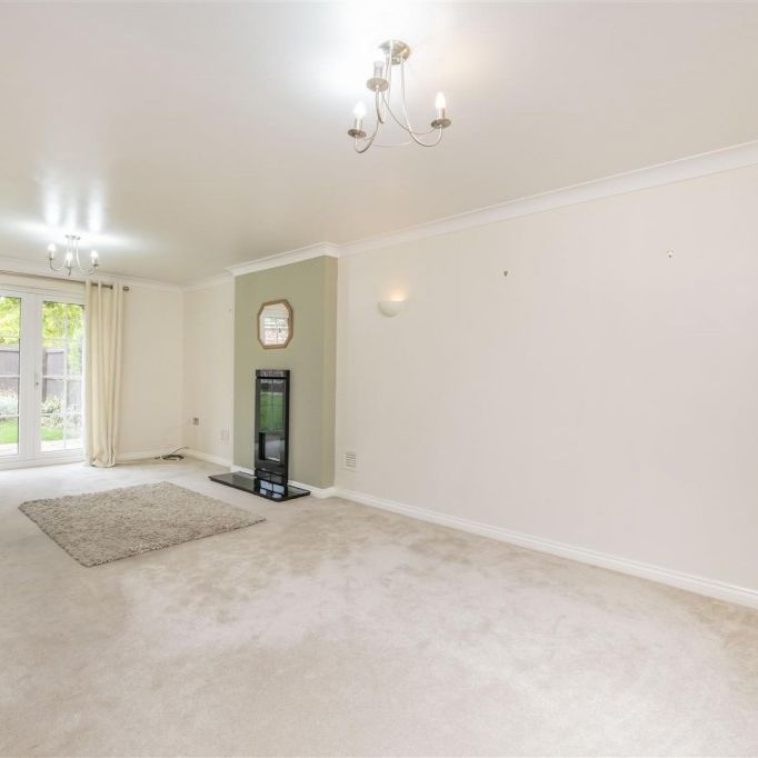 4 bed House - Detached To Let - Photo 1