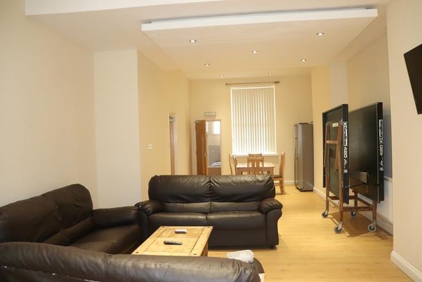 8 bedroom house share to rent - Photo 1