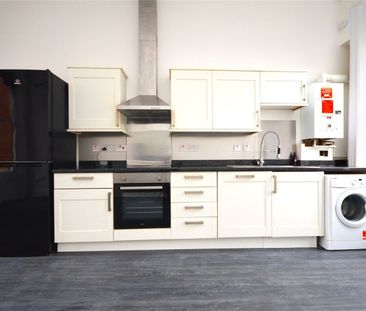 3 Bed Flat, Cargreen Road, SE25 - Photo 1