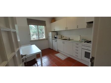 1 room luxury Flat for rent in Cascais e Estoril, Portugal - Photo 2