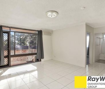 2 Bedroom Unit in Kingswood - Photo 5
