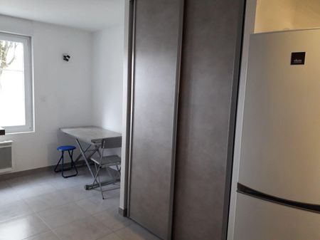 Location Appartement 1 pièce 24m² TROYES 10000 - Photo 2