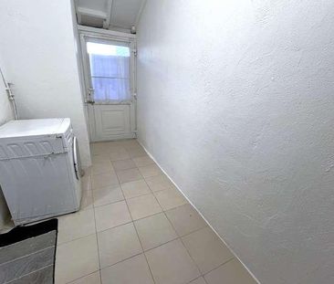 Springfield Road, East Ham, E6 - Photo 2