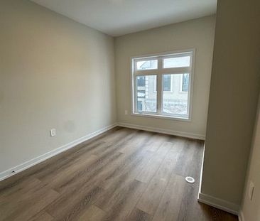 For Lease - 26 Mermot Lane, Richmond Hill, Ontario - Photo 3