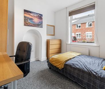 4 bedroom terraced house to rent - Photo 2