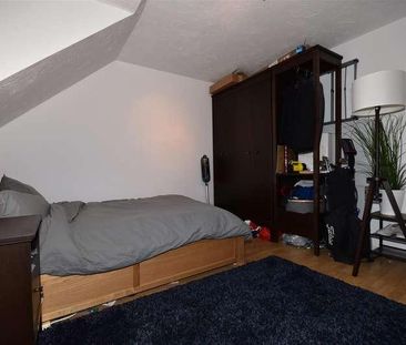 The Croft, Loughton, IG10 - Photo 5