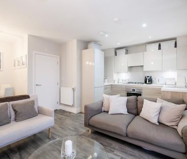 2 bedroom flat to rent - Photo 2