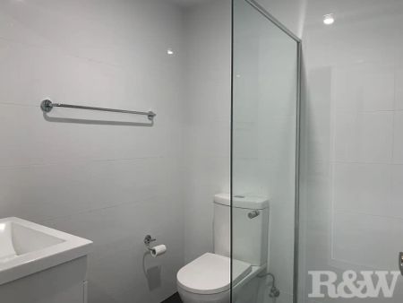 “MODERN 2 BEDROOM ON FIRST FLOOR WITH LIFT ACCESS” - Photo 5