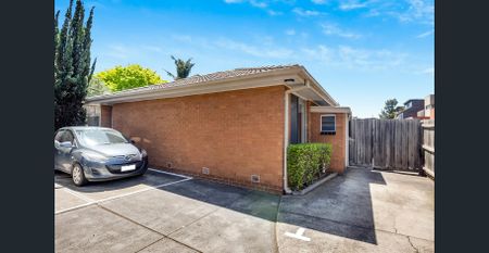 Two bedroom apartment, unit, townhouse & warehouse - Photo 3