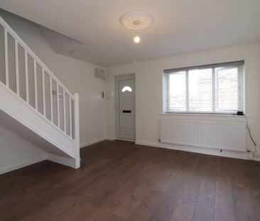 2 bedroom House To Let Total Size: 593 SQ FT - Photo 6