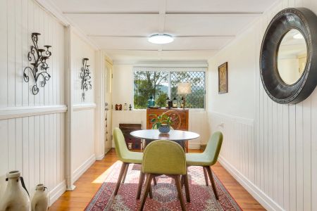 Appealing Dayboro Queenslander walking distance to the town - Photo 4