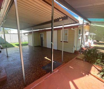 Cute 3 bedroom cottage close to town - Photo 5