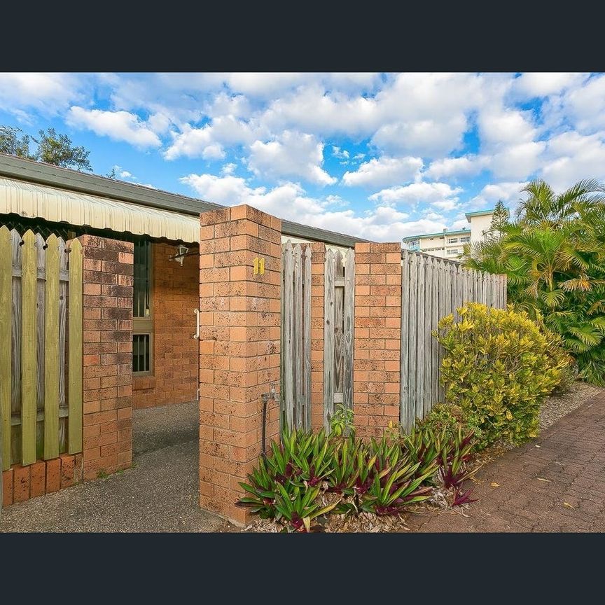 Low-Set Brick Unit Just 25m from the Water - 11/89 Sutton Street Redcliffe QLD 4020 - Photo 1