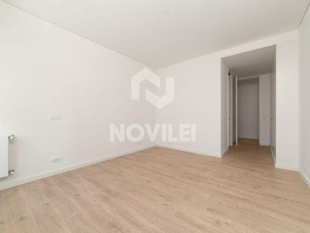 4 room luxury Apartment for rent in Leiria, Distrito de Leiria - Photo 3