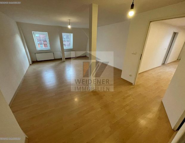 **Ihr neues Zuhause wartet: 4-Raum-Wohnung mit Komfort-Badezimmer und großzügigem Wohnambiente!** - Foto 1