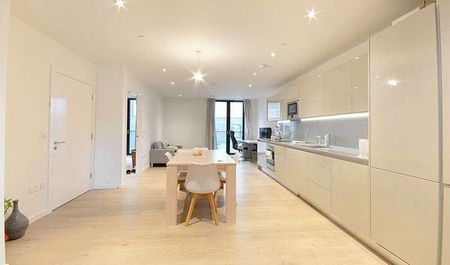 St Gabriel Walk, Elephant And Castle, SE1 - Photo 2