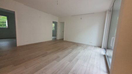 High-end apartment, 4.5 rooms with terrace - Photo 2