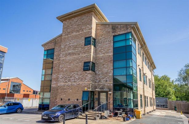 1 bedroom flat to rent - Photo 1