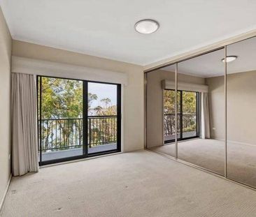 FOR RENT: OPPOSITE WATERFRONT LIFESTYLE AWAITS! 4-Bedroom Plus Stud... - Photo 5