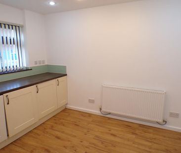 3 bedroom link detached house to rent - Photo 2