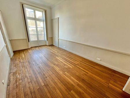 A Louer - Nantes Quartier Chateau - Appartement 5 Pièces De 140.16 M2 - Photo 4