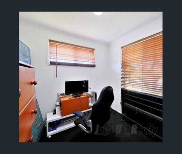 Spacious 3-Bedroom Home in Popular Avoca Location - Photo 4