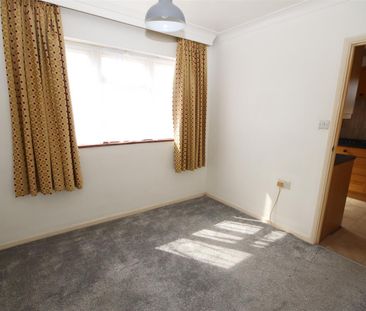 3 bedroom End Terraced to let - Photo 6