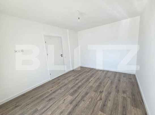 Apartament cu 3 camere, 60 mp, parcare, zona Porii - Photo 1