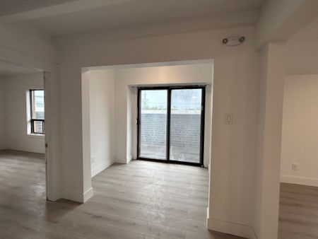 For Lease - 306 King Street Unit# Upper, Oshawa, Ontario - Photo 4