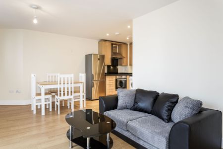 2 bedroom apartment to rent The Roundhouse, Gunwharf Quays, Portsmouth, PO1 - Photo 2