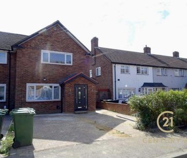 4 bedroom semi-detached house to rent - Photo 5