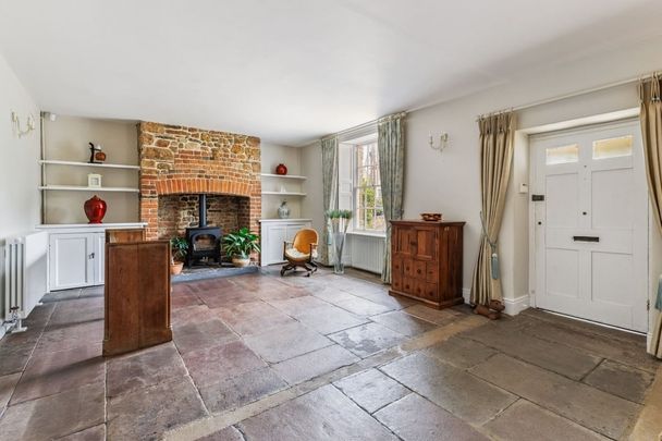 4 bedroom detached house to rent - Photo 1