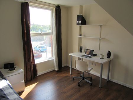 6 Bed End Terrace, Penny Lane, L18 - Photo 5