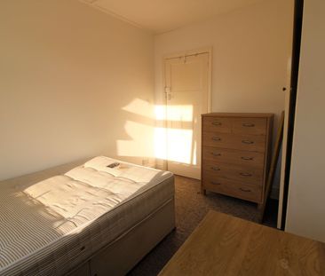 Room in a Shared House, Roedale Road, BN1 - Photo 6