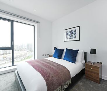 2 bedroom flat to rent - Photo 2