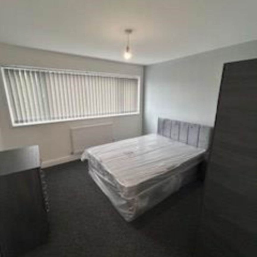 Handforth Lane, Runcorn - Photo 1