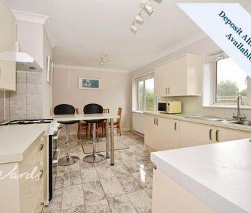 3 bedroom end of terrace house to rent - Photo 2