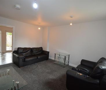 4 bedroom house to rent - Photo 1