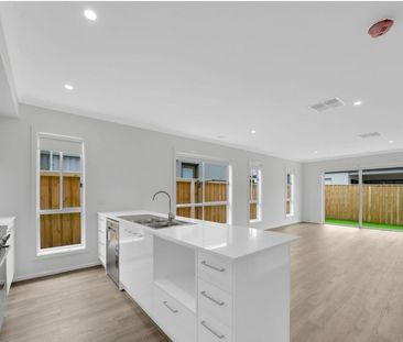 4 Bedrooms House with Convenient Access to Amenities in Wyndham Vale - Photo 4