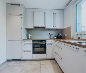 APPARTEMENT 3 PIÈCES À THUN (BE), MEUBLÉ, TEMPORAIRE - Photo 2