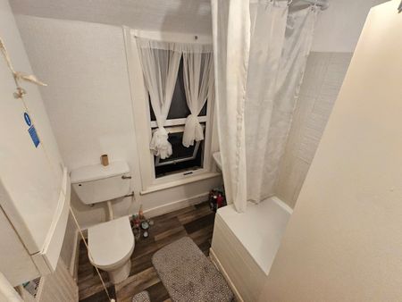 2 Bed Maisonette, Grove Green Road, E11 - Photo 3