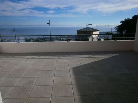 Location Appartement 2 pièces 43m² ST DENIS 97400 - Photo 4