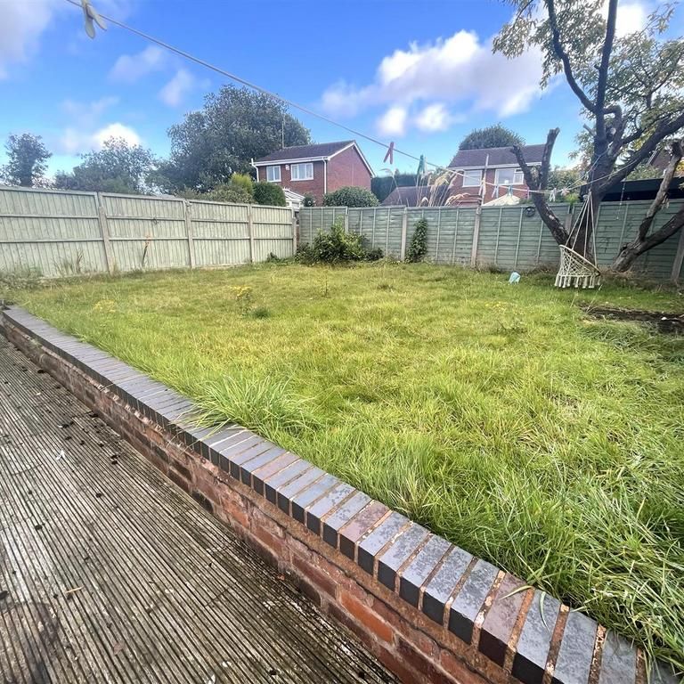 3 bedroom semi-detached house to rent - Photo 1